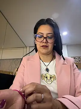 TAMARALEWISMD online show from December 5, 2025, 3:26 am