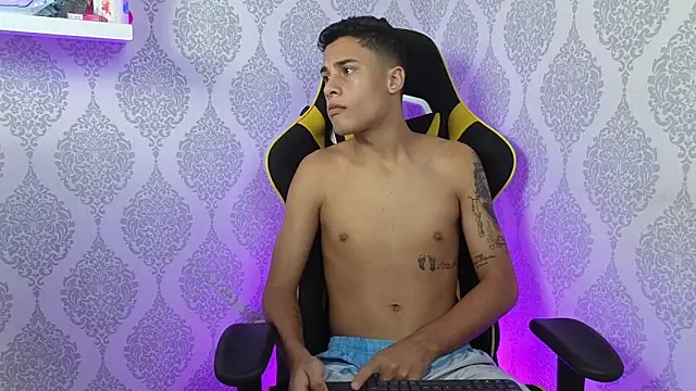 Snapshot of The_big_twink_x chatting on November 25, 2025, 7:47 pm The big twink x online show from November 25, 2025, 7:47 pm