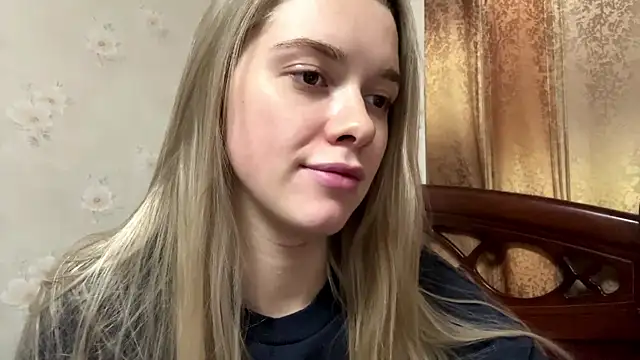 Snapshot of MichikoWienandt chatting on December 1, 2025, 2:11 pm MichikoWienandt online show from December 1, 2025, 2:11 pm