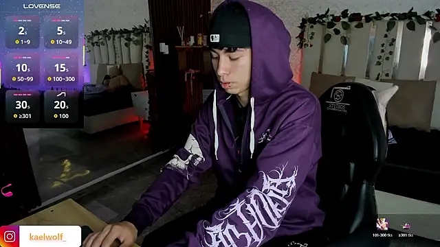 Snapshot of kaelwolf_tay chatting on February 9, 2026, 7:07 pm kaelwolf tay online show from February 9, 2026, 7:07 pm