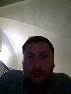 18cmAndr online show from November 27, 2025, 11:51 pm