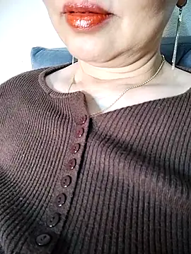 LisantLy online show from November 25, 2025, 3:12 pm