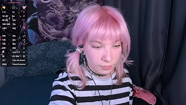 Snapshot of LolaDollyMur chatting on December 18, 2025, 7:09 pm LolaDollyMur online show from December 18, 2025, 7:09 pm