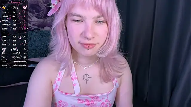 Snapshot of LolaDollyMur chatting on December 20, 2025, 7:10 pm LolaDollyMur online show from December 20, 2025, 7:10 pm