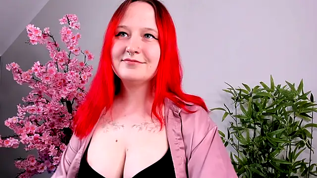 lizzystars online show from December 18, 2025, 9:43 pm