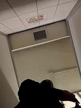 Snapshot of Bizcochitoc4 chatting on March 21, 2026, 4:10 pm Bizcochitoc4 online show from March 21, 2026, 4:10 pm