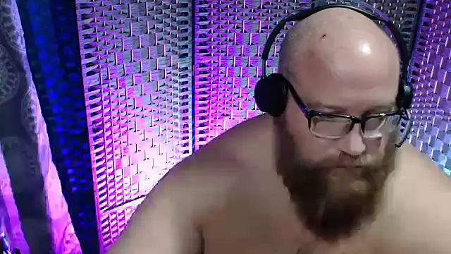 BigBearforCuddles online show from January 7, 2026, 2:25 am