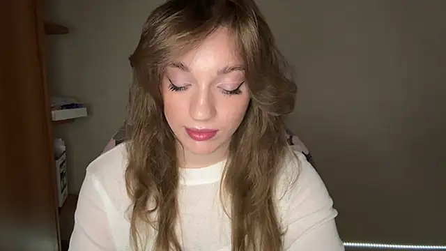 Snapshot of Alisa_baby_fox chatting on February 21, 2026, 8:59 am Alisa baby fox online show from February 21, 2026, 8:59 am