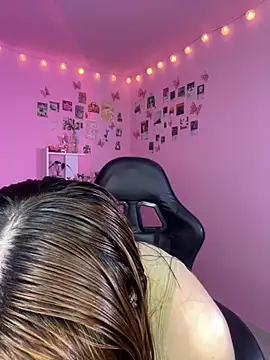 Davne  online show from February 3, 2026, 10:59 pm