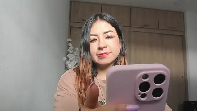 Snapshot of MaddieHunter chatting on May 18, 2026, 8:14 pm MaddieHunter online show from May 18, 2026, 8:14 pm