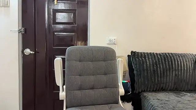 naugtysweetmargo69 online show from June 26, 2026, 3:33 am