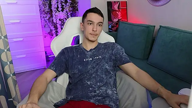 MoonlinSkinn online show from February 20, 2026, 6:26 am