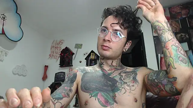 Snapshot of CryBoy13 chatting on November 24, 2025, 6:46 am CryBoy13 online show from November 24, 2025, 6:46 am