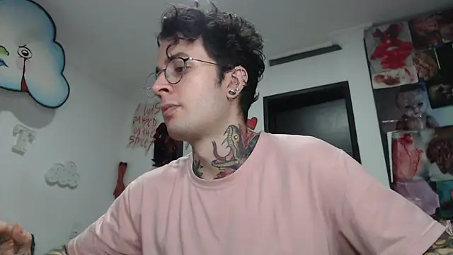 Snapshot of CryBoy13 chatting on November 29, 2025, 2:03 am CryBoy13 online show from November 29, 2025, 2:03 am