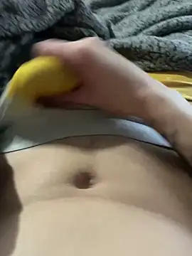 Snapshot of daddyyydeee chatting on November 26, 2025, 12:39 pm daddyyydeee online show from November 26, 2025, 12:39 pm