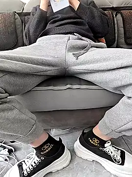 micai fengbei online show from April 3, 2026, 5:27 am