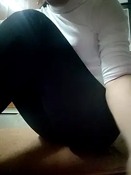 Snapshot of LianLaz chatting on February 12, 2026, 4:02 pm LianLaz online show from February 12, 2026, 4:02 pm