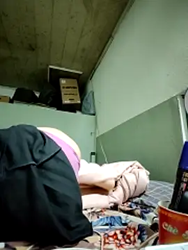 Snapshot of LianLaz chatting on March 8, 2026, 12:42 pm LianLaz online show from March 8, 2026, 12:42 pm