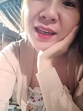 Snapshot of Lily-ross22 chatting on December 19, 2025, 5:14 am Lily-ross22 online show from December 19, 2025, 5:14 am