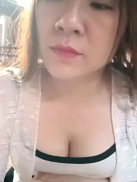 Snapshot of Lily-ross22 chatting on December 21, 2025, 6:20 am Lily-ross22 online show from December 21, 2025, 6:20 am