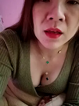 Snapshot of Lily-ross22 chatting on January 12, 2026, 5:07 pm Lily-ross22 online show from January 12, 2026, 5:07 pm