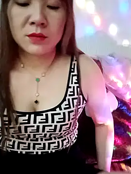 Snapshot of Lily-ross22 chatting on February 27, 2026, 4:29 pm Lily-ross22 online show from February 27, 2026, 4:29 pm