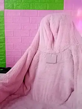 Snapshot of Lily-ross22 chatting on March 7, 2026, 6:32 am Lily-ross22 online show from March 7, 2026, 6:32 am