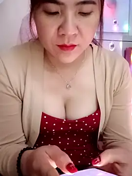 Snapshot of Lily-ross22 chatting on March 11, 2026, 5:02 am Lily-ross22 online show from March 11, 2026, 5:02 am