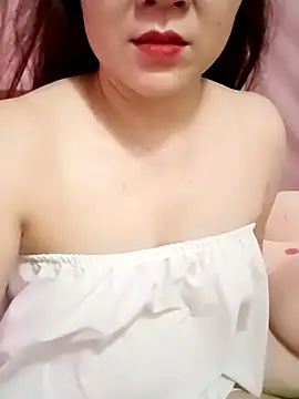 Lily-ross22 online show from June 28, 2026, 4:13 pm