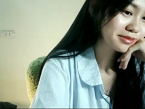 Snapshot of Nunaa18 chatting on July 3, 2026, 4:46 pm Nunaa18 online show from July 3, 2026, 4:46 pm