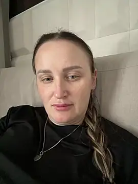 TomilaSi online show from April 4, 2026, 10:46 am