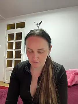 Snapshot of TomilaSi chatting on April 26, 2026, 8:50 pm TomilaSi online show from April 26, 2026, 8:50 pm