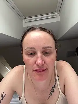 Snapshot of TomilaSi chatting on May 18, 2026, 11:49 am TomilaSi online show from May 18, 2026, 11:49 am