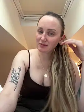 Snapshot of TomilaSi chatting on May 29, 2026, 6:06 pm TomilaSi online show from May 29, 2026, 6:06 pm