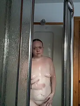 Snapshot of SmirkFans chatting on February 5, 2026, 10:36 pm SmirkFans online show from February 5, 2026, 10:36 pm