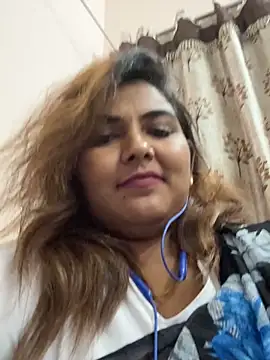 Tamil Smiley Queen online show from November 29, 2025, 7:06 pm