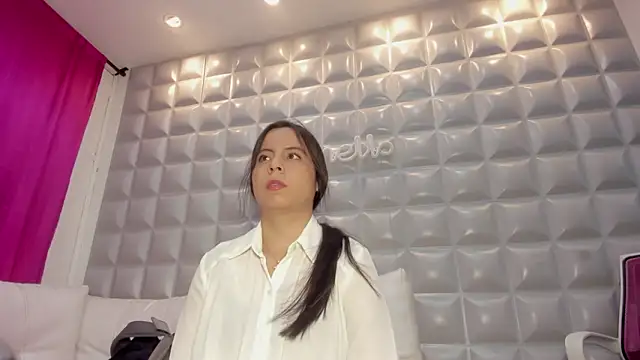 sol-angel online show from March 4, 2026, 3:29 pm