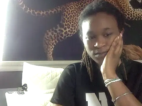 Snapshot of JuicyEbonyGoddess chatting on April 5, 2026, 8:33 am JuicyEbonyGoddess online show from April 5, 2026, 8:33 am