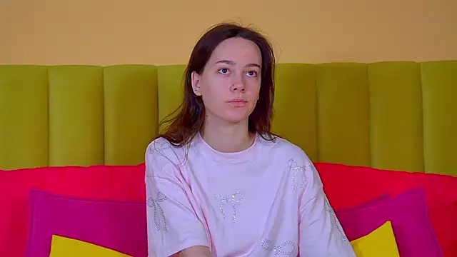 LilyLanes online show from December 21, 2025, 6:42 am