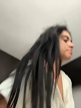 Snapshot of Miia_moonn chatting on January 8, 2026, 12:29 pm Miia moonn online show from January 8, 2026, 12:29 pm