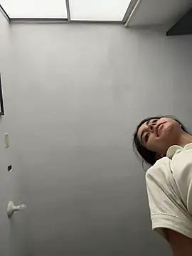 Snapshot of Miia_moonn chatting on January 9, 2026, 12:19 pm Miia moonn online show from January 9, 2026, 12:19 pm