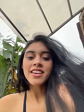 Snapshot of Miia_moonn chatting on March 4, 2026, 8:26 pm Miia moonn online show from March 4, 2026, 8:26 pm