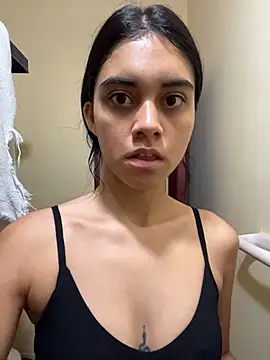 Snapshot of Miia_moonn chatting on March 11, 2026, 2:56 pm Miia moonn online show from March 11, 2026, 2:56 pm