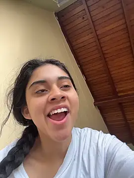 Snapshot of Miia_moonn chatting on March 22, 2026, 1:03 pm Miia moonn online show from March 22, 2026, 1:03 pm