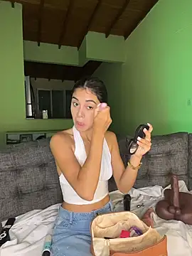 Snapshot of Miia_moonn chatting on March 24, 2026, 12:26 am Miia moonn online show from March 24, 2026, 12:26 am