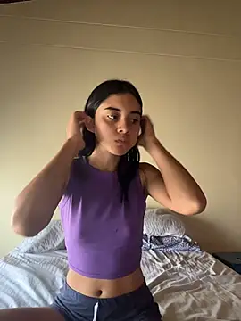 Snapshot of Miia_moonn chatting on April 4, 2026, 6:05 pm Miia moonn online show from April 4, 2026, 6:05 pm