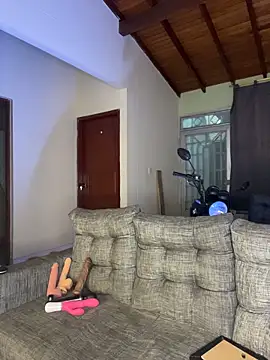 Snapshot of Miia_moonn chatting on April 8, 2026, 1:27 am Miia moonn online show from April 8, 2026, 1:27 am