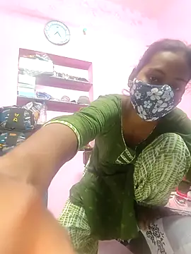 Hot Naira  online show from November 28, 2025, 1:47 pm