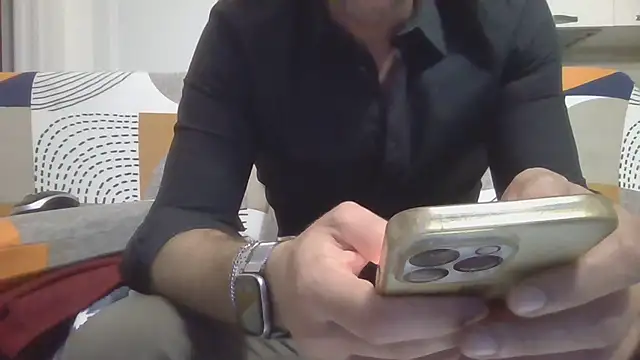 Snapshot of Eroshotlicker chatting on December 1, 2025, 11:10 pm Eroshotlicker online show from December 1, 2025, 11:10 pm