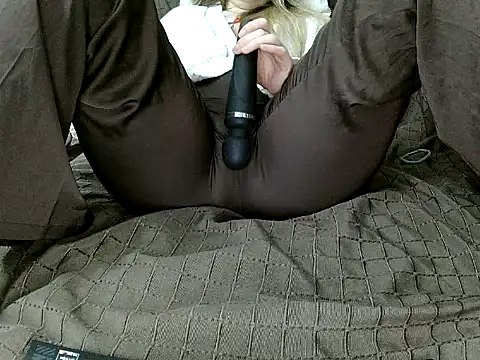 Adelyxveex online show from December 4, 2025, 12:25 pm